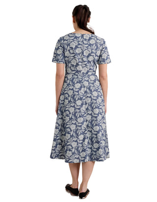 Women's Fox Path Printed Chambray Dress in Stone Flower Indigo